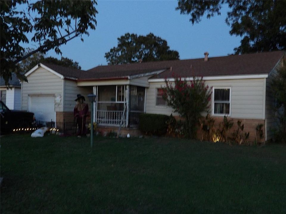 2nd image of 1721 Field Dr