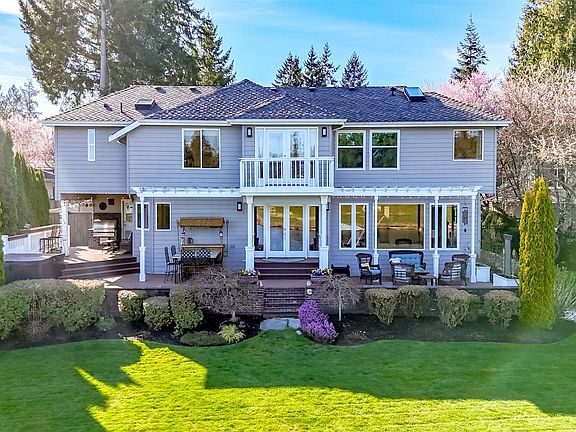 5th image of 3305 204th Avenue Ct E