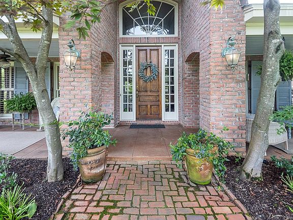 5th image of 3690 Saint Philip Dr