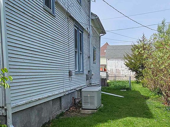 4th image of 319 W Lincoln St