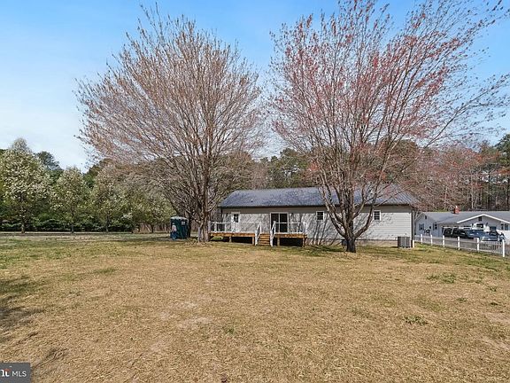 5th image of 646 Sandy Point Rd