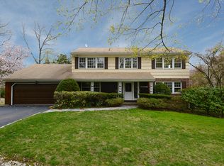 79 Overlook Cir, New Rochelle, NY 10804