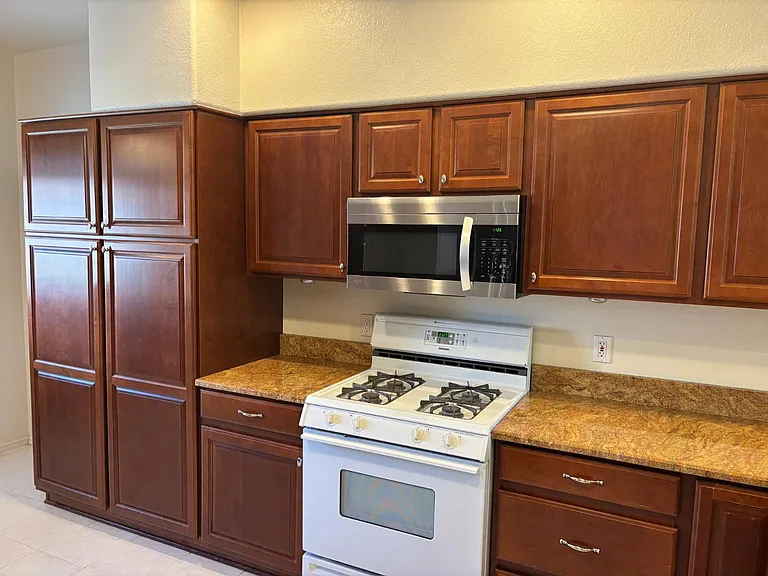 7401 W Arrowhead Clubhouse Dr #2035 — Photo 5