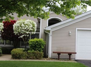 51 Golfwood Dr, Hermitage, PA 16148