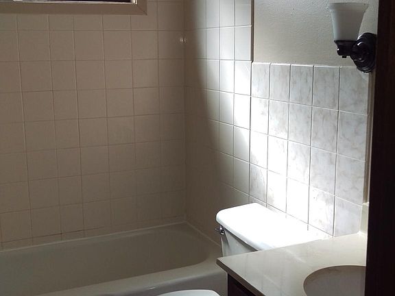 4th image of 2166 Burke Ave E #1