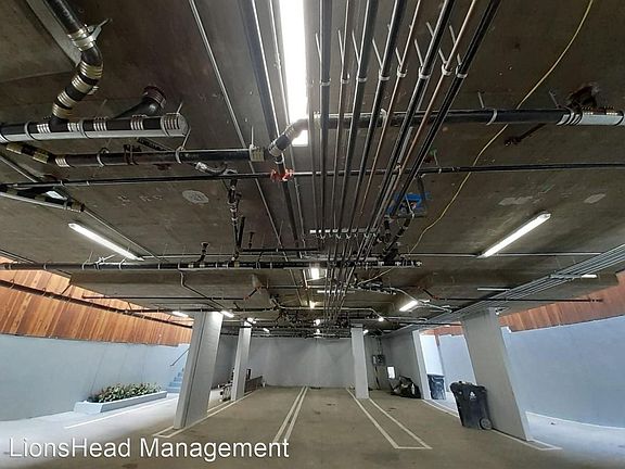 4th image of 4557 Rosewood Ave #6