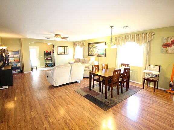 5th image of 2646 S 84th Dr