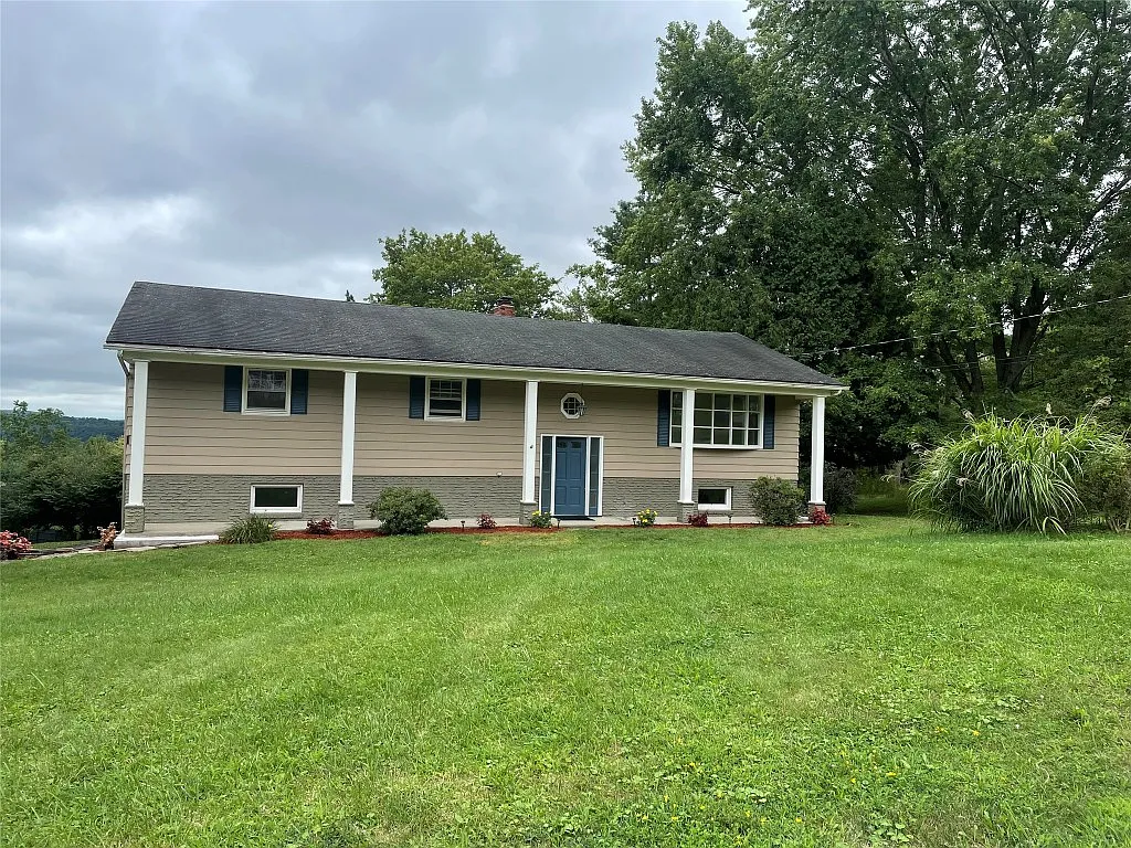1 Deerfield Dr photo 1