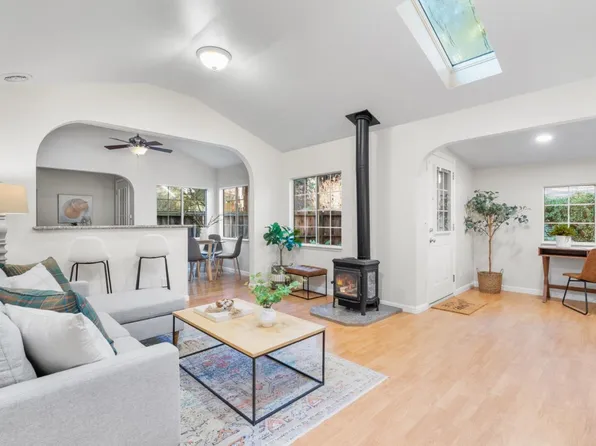 200 Rowardennan Dr, Ben Lomond, CA 95005