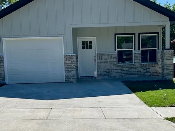 2211 Wellington St, Greenville, TX 75401
