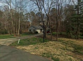103 Hillside Dr, Swannanoa, NC 28778
