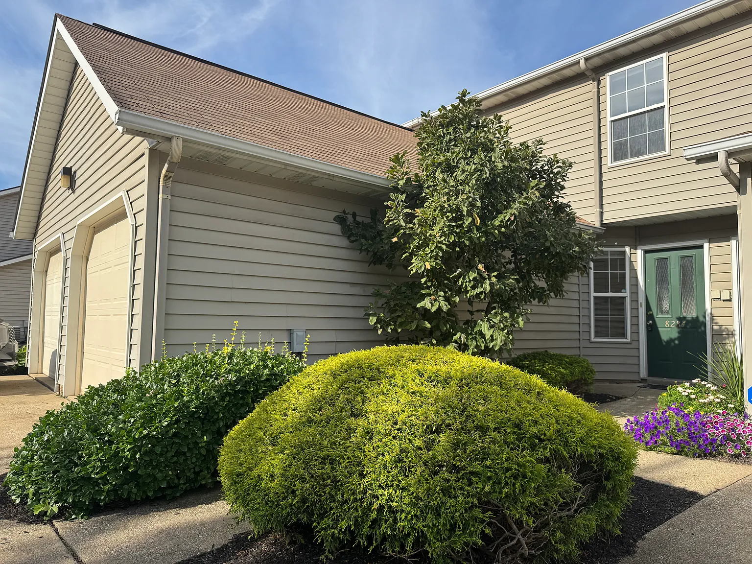2 bed, 1.5 bath, 1250 sqft, $1,345 — Photo 1