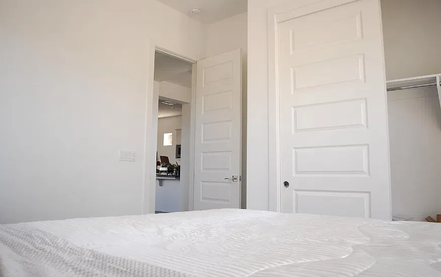 4 bed, 2008 sqft, $4,350 — Photo 2