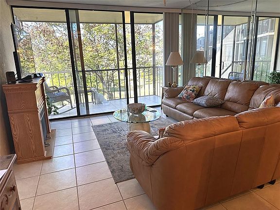 5th image of 618 Bird Bay Dr S APT 201