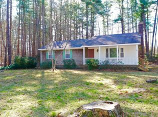 4 Coombs Rd, Rochester, MA 02770