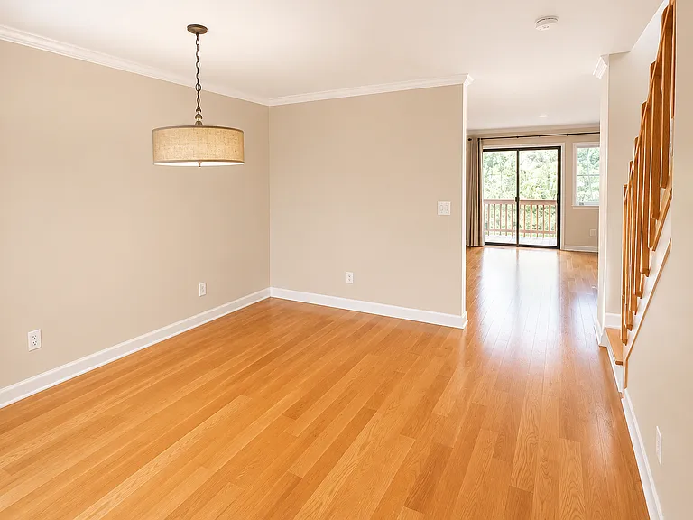 2435 Bedford St #1J — Photo 6