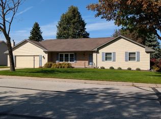2540 Saint Ann Dr, Green Bay, WI 54311