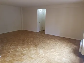 Rented by Manhattan Apartment Organization