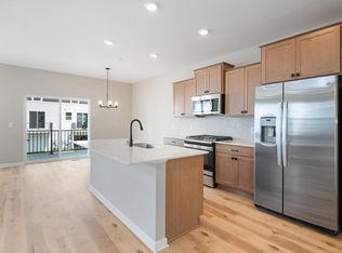 6643 Wildflower Way, Excelsior, MN 55331