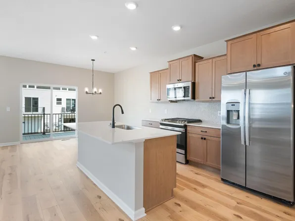6643 Wildflower Way, Excelsior, MN 55331
