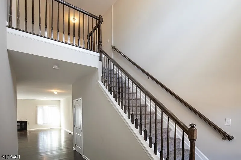 3 bed, 2.5 bath, $4,350 — Photo 2