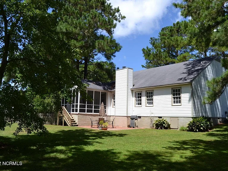 2903 Mandy Ln — Photo 20