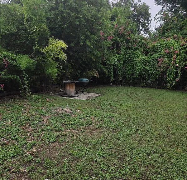 716 E Guenther St #B — Photo 11
