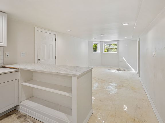 5th image of 2315 S Ridgeway Ave #G