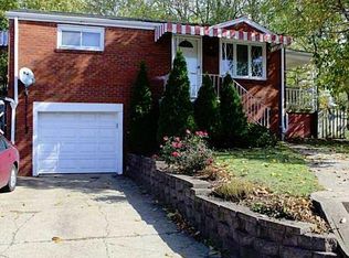 5433 Halchess St, Pittsburgh, PA 15207