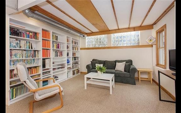 Living room (ceiling has since been painted all white)