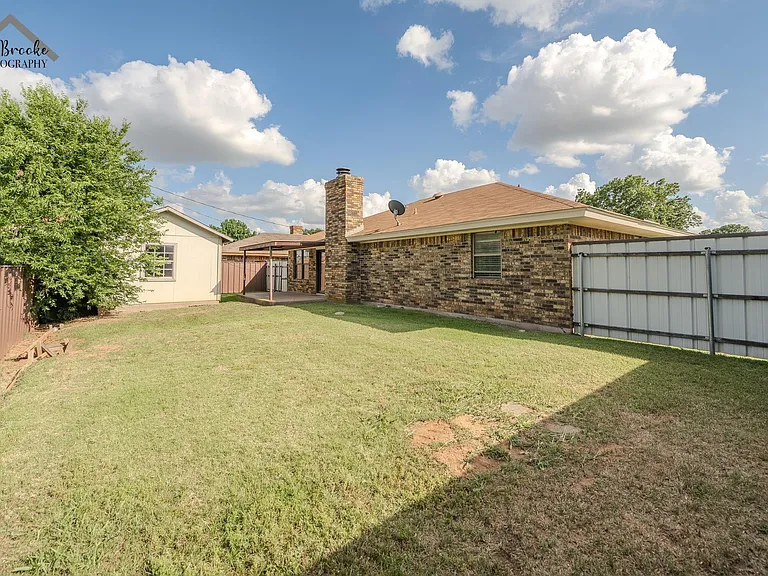 4611 Misty Valley E — Photo 35