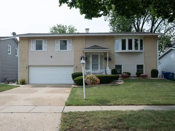 1408 S Hickory Dr, Mount Prospect, IL 60056