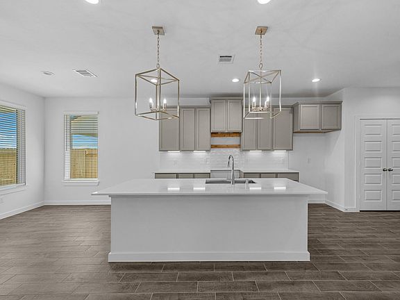 2nd image of 830 Orchard Vale Rd