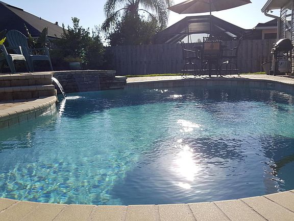5th image of 395 Meadowlark Ln