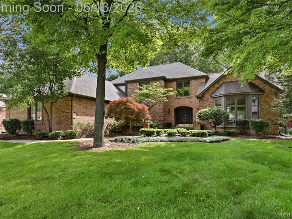 55380 Theo Dr, Shelby Township, MI 48315