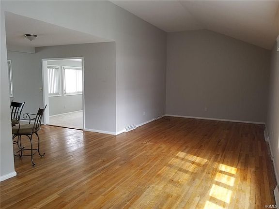2nd image of 28 Knox Dr