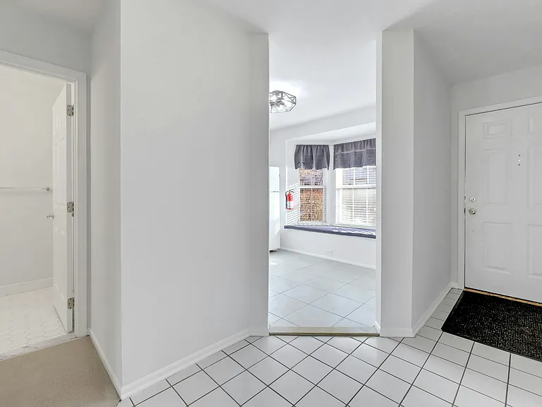 2198 Kent Ct #2198 — Photo 11
