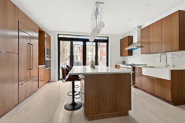 Sold by Compass | media 1