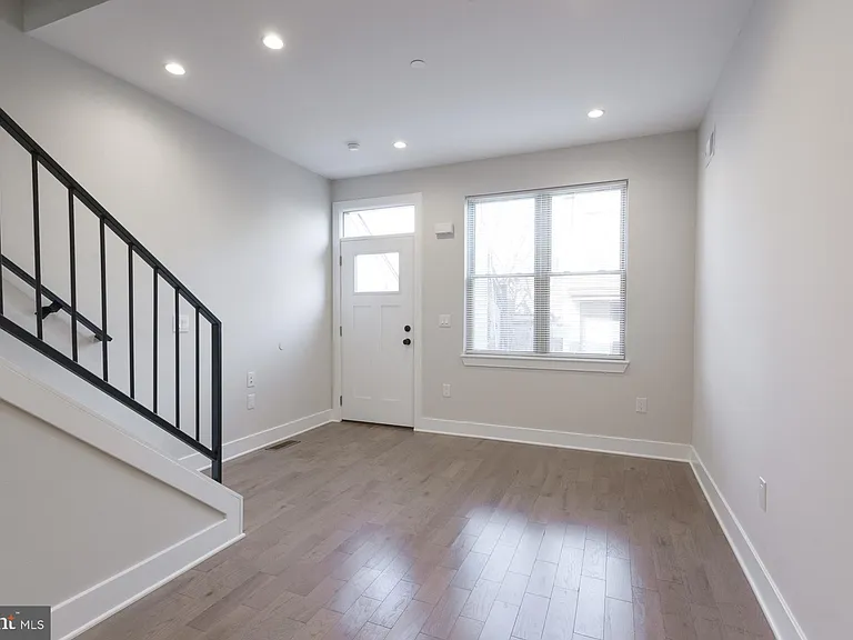 5126 Malcolm St — Photo 5