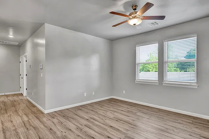 1138 N Blackwelder Ave #3 — Photo 20