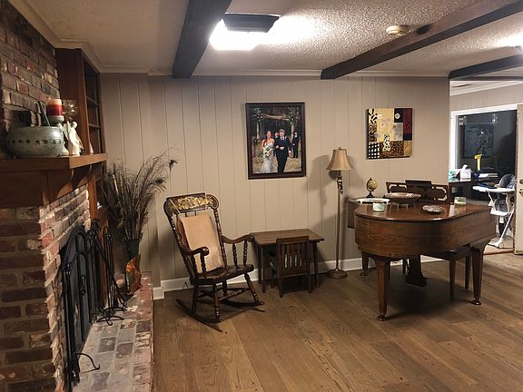 3rd image of 1765 Camellia Dr