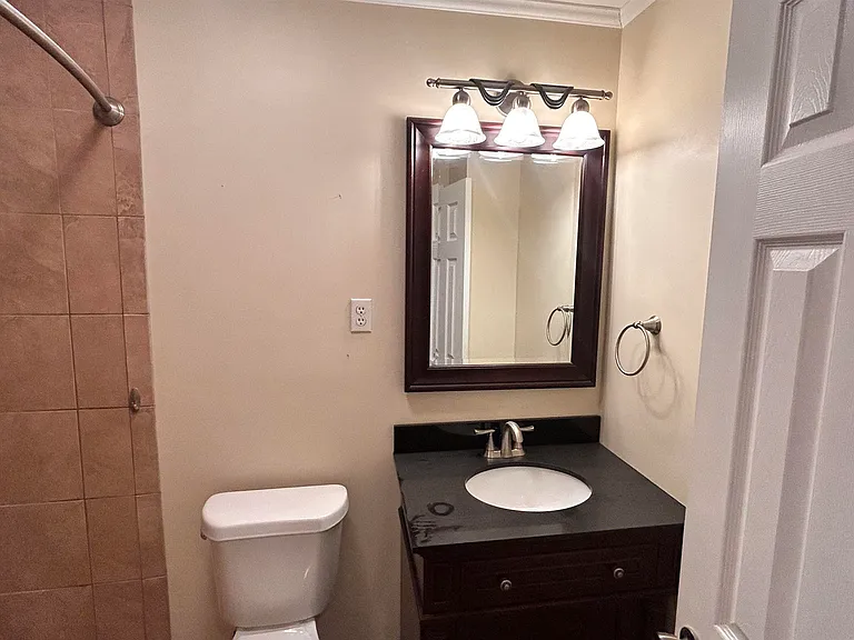 2106 Giles Dr NE — Photo 15