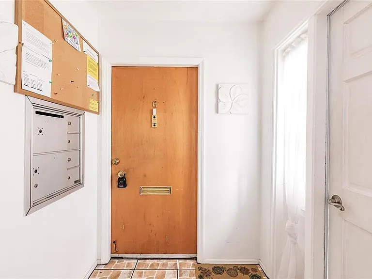 4158 Tamiami Trl #S6 — Photo 2