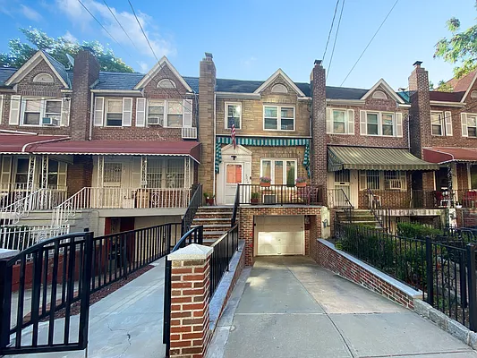 Sold by Brown Harris Stevens | media 27