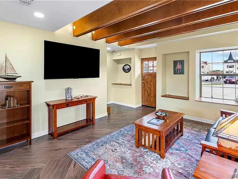1408 E Karen St #B — Photo 6