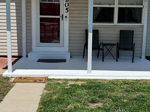 4th image of 205 Bentz Ave