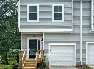 305 Pawley Dr, Charlotte, NC 28214
