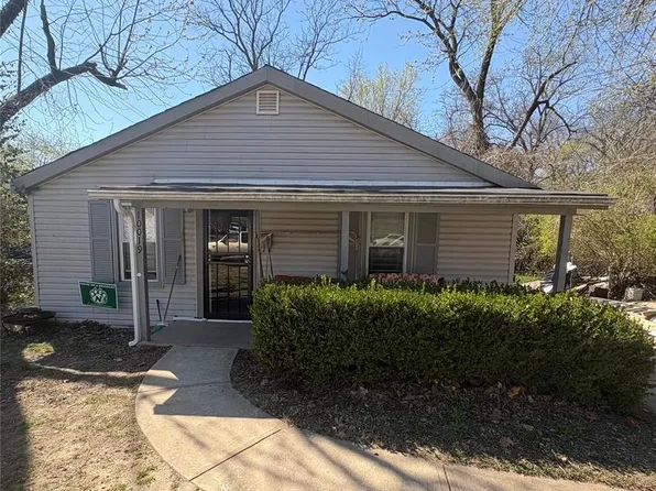 10019 Lord Dr, Saint Louis, MO 63136