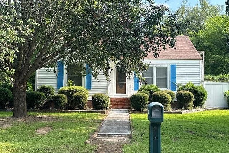 1st image of 275 Johnson St