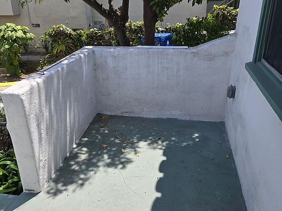 4th image of 2039 S Sherbourne Dr